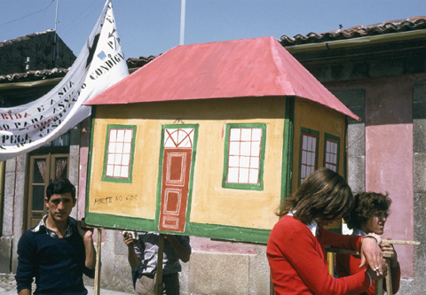 Manifestação SAAL, Porto, 1975. Arquivo Alexandre Alves Costa. Centro de Documentação 25 de Abril, Universidade de Coimbra